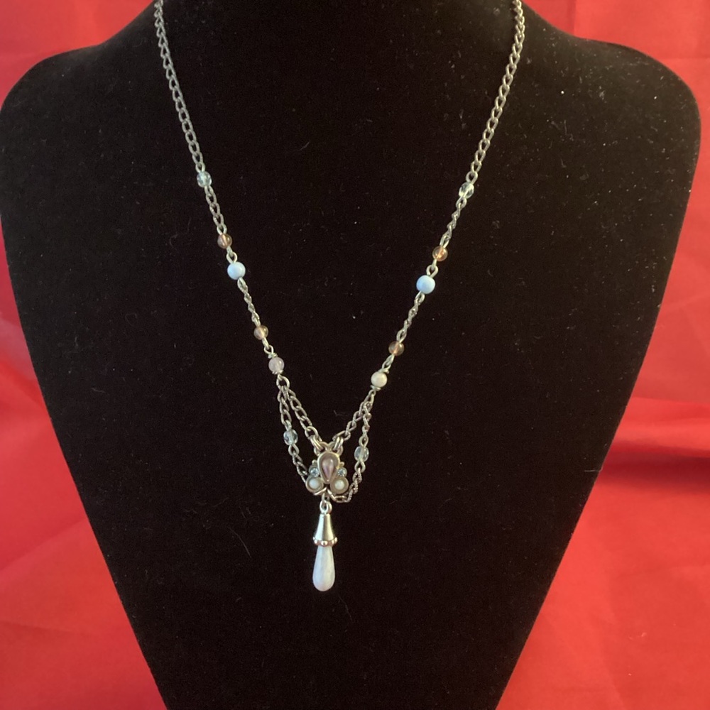 Chameleon silvertone and blue necklace